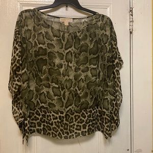 MK top NEW WITH OUT TAGS